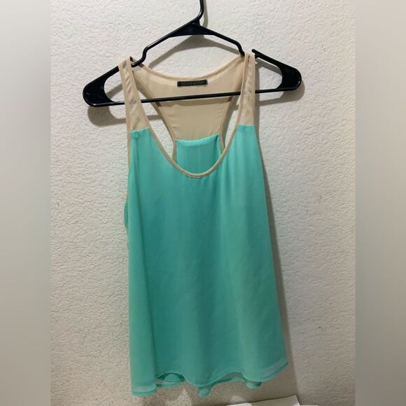 Velvet by Graham & Spencer Sleeveless  V-Neck Tank Top Size Small - Picture 1 of 9
